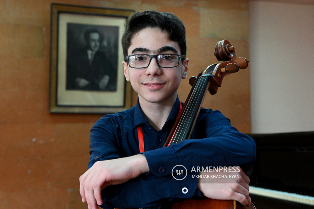 年轻的奖牌获得者在实现成为著名大提琴手的梦想路上