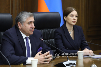 Ermenistan Parlamentosu'nda brifingler 