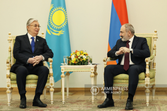 Entretien en privé entre le Premier ministre arménien et le 
Président du Kazakhstan et réunion élargie 