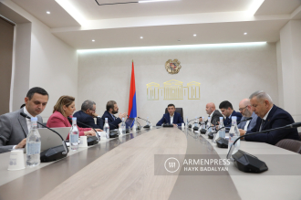Ermenistan Parlamentosu'nda Ekonomik İşler Daimi 
Komitesi oturumu