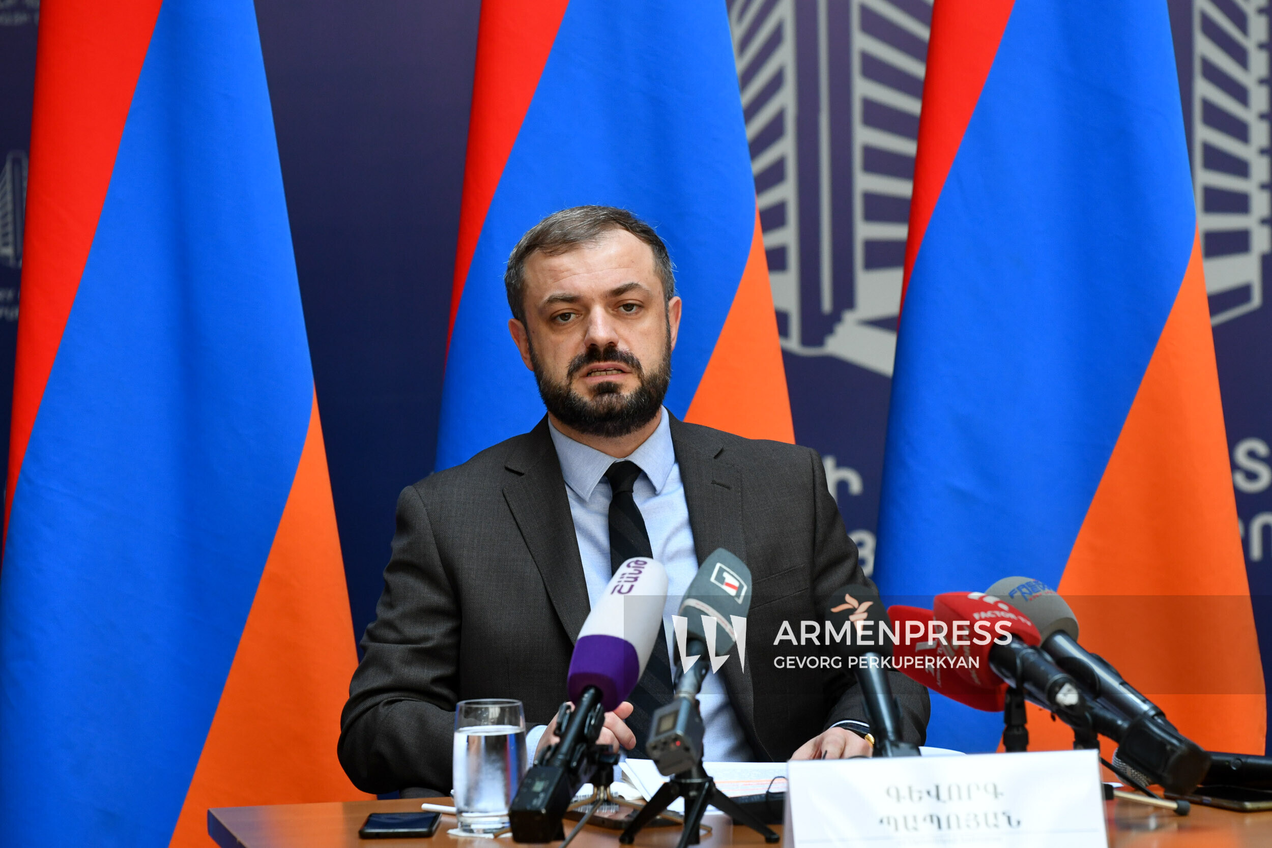 Ermenistan Ekonomi Bakanı Gevorg Papoyan görevde bulunduğu 100 gününü özetliyor