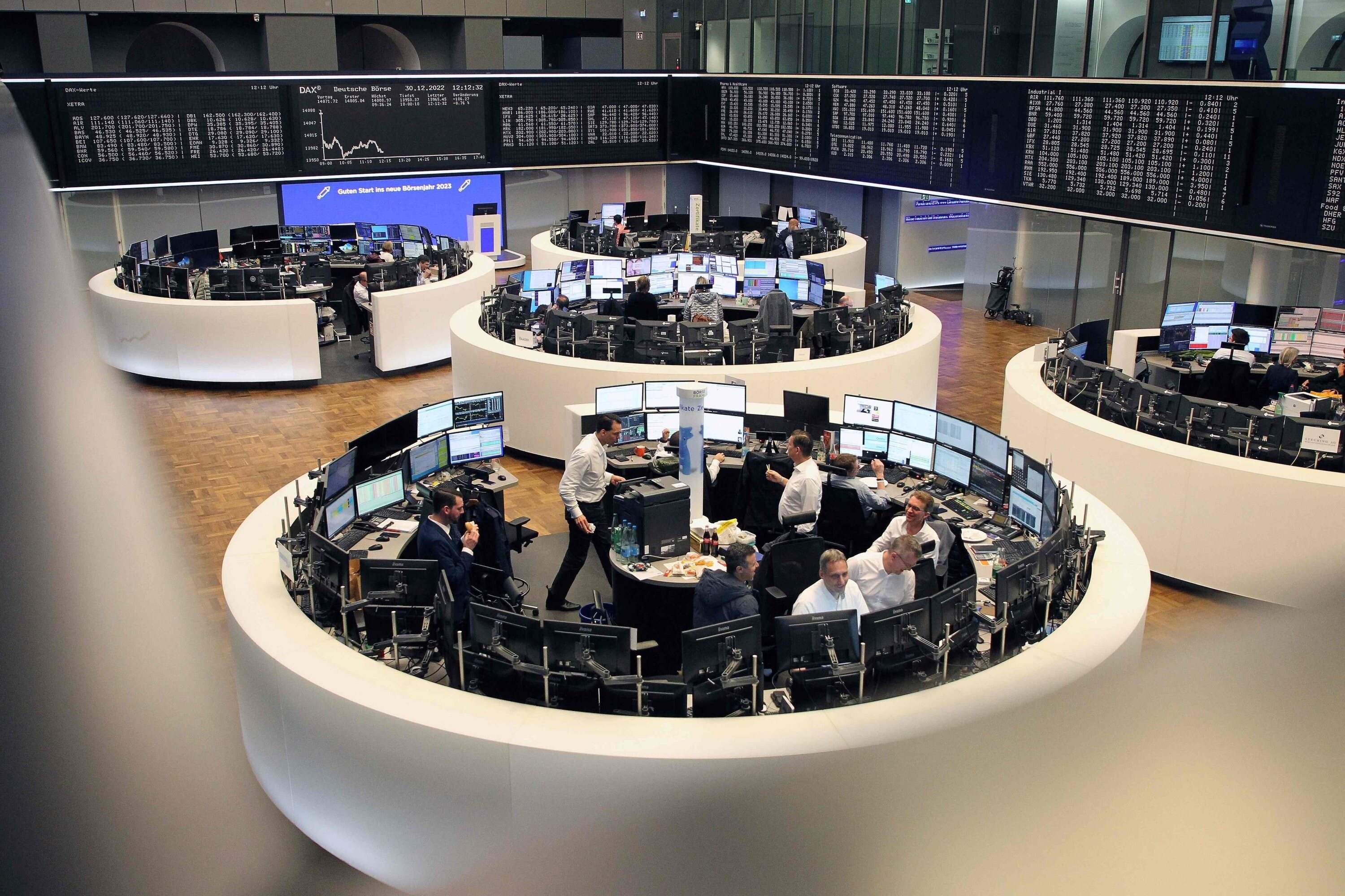 European Markets Stagnate as Geopolitical Fears Eclipse Corporate Gains