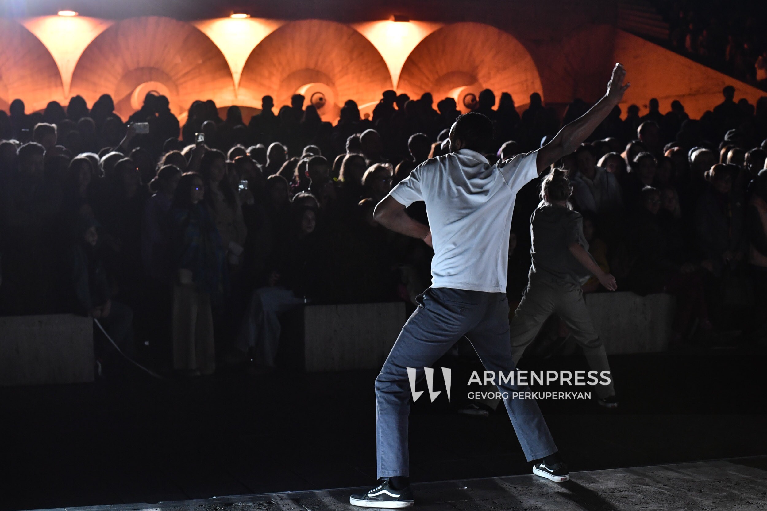 Տպավորիչ պարային ներկայացումներ, վարպետաց դասեր, շնորհանդեսներ. Կասկադում եզրափակվեց «Թէատրոն» ֆրանկոֆոն փառատոնը - ԱՐՄԵՆՊՐԵՍ Հայկական ...