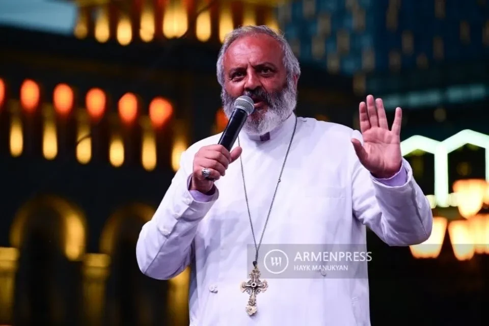 Срок ареста ахиепископа Баграта Галстаняна продлен еще на три месяца