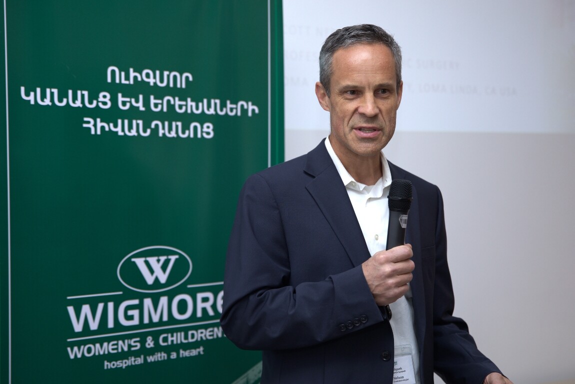 Լոմա Լինդայի համալսարանի պրոֆեսոր, օրթոպեդ Սքոթթ Նելսոնը (ԱՄՆ)