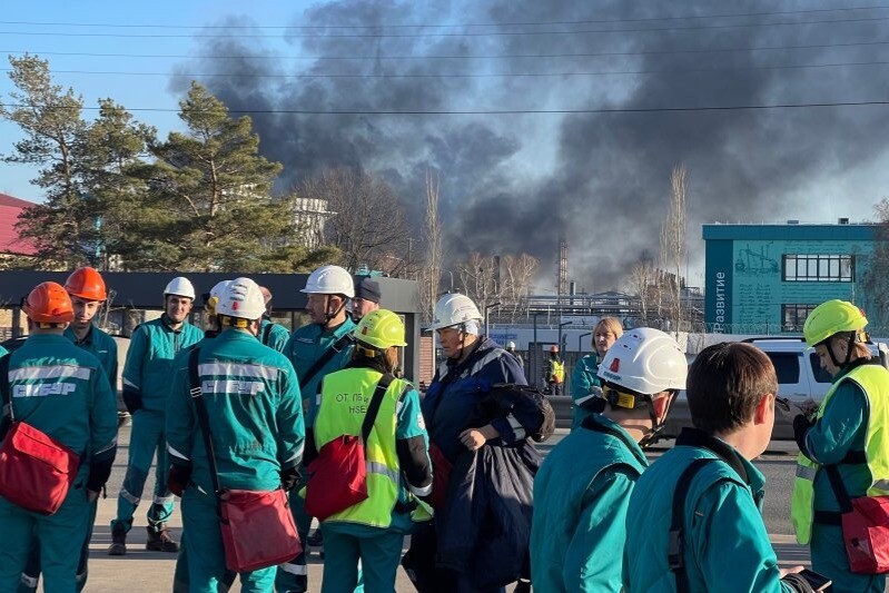 Powerful explosion rocks petrochemical plant in Nizhnekamsk, Russia ...