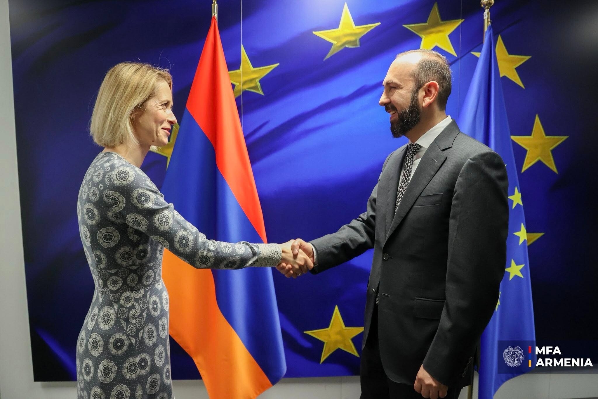 Ararat Mirzoyan se reunió con Kaja Kallas en Bruselas