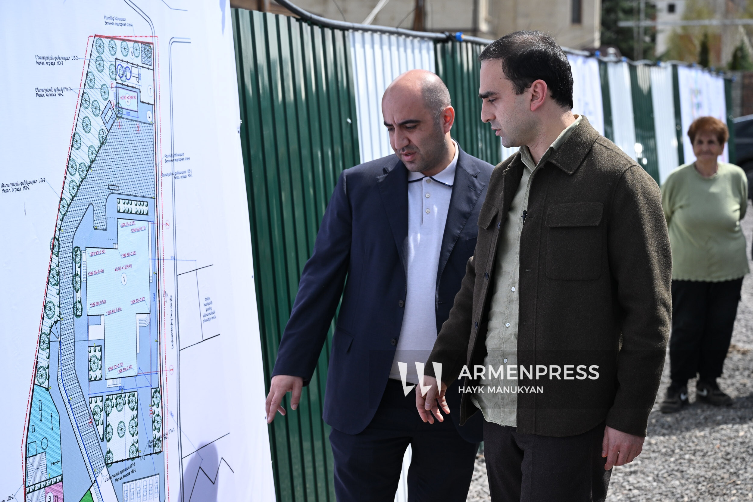Նոր մանկապարտեզի կառուցման հիմնարկեք՝ քաղաքապետ Տիգրան Ավինյանի մասնակցությամբ
