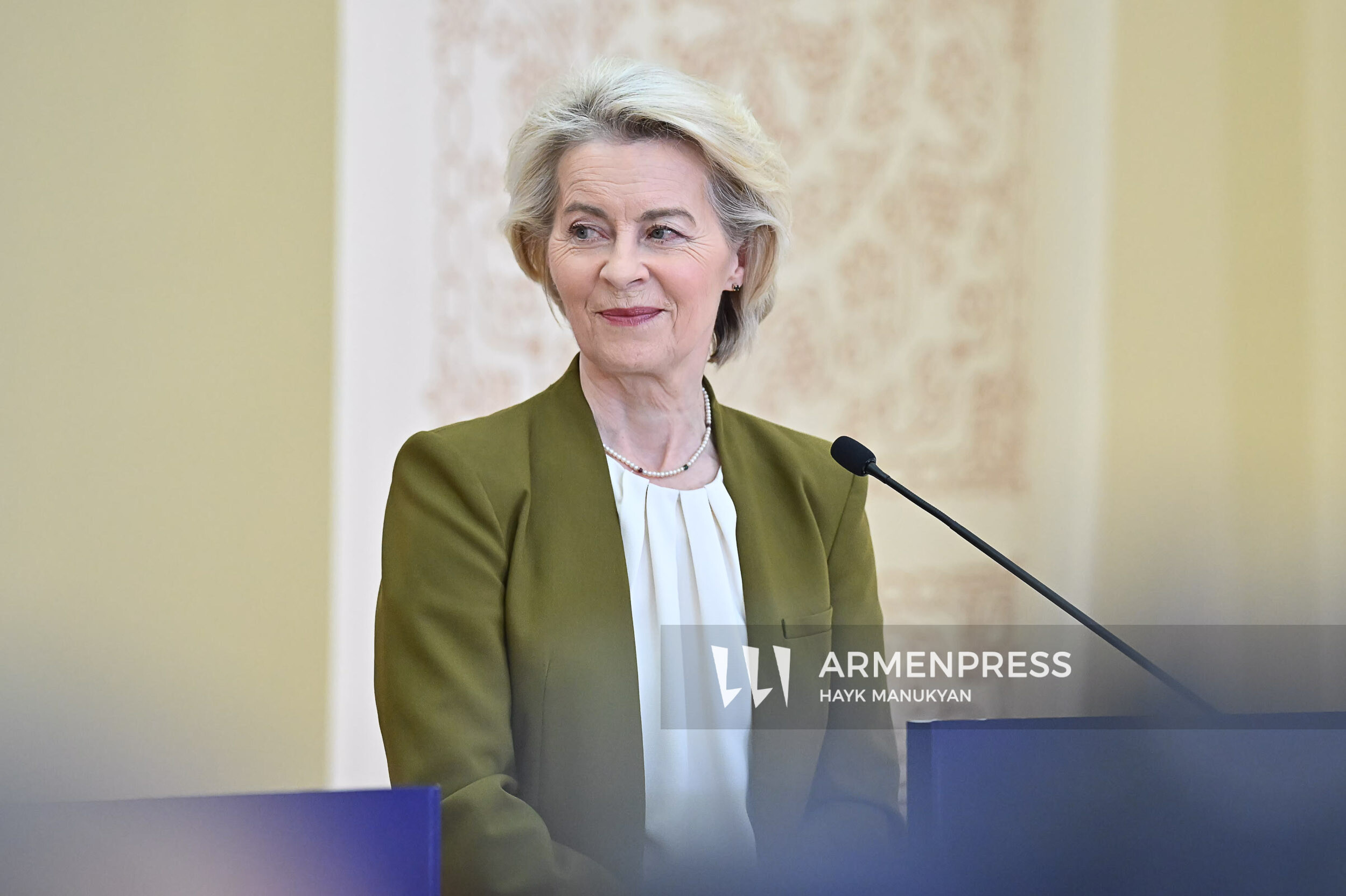 Ursula von der Leyen arrives in Baku