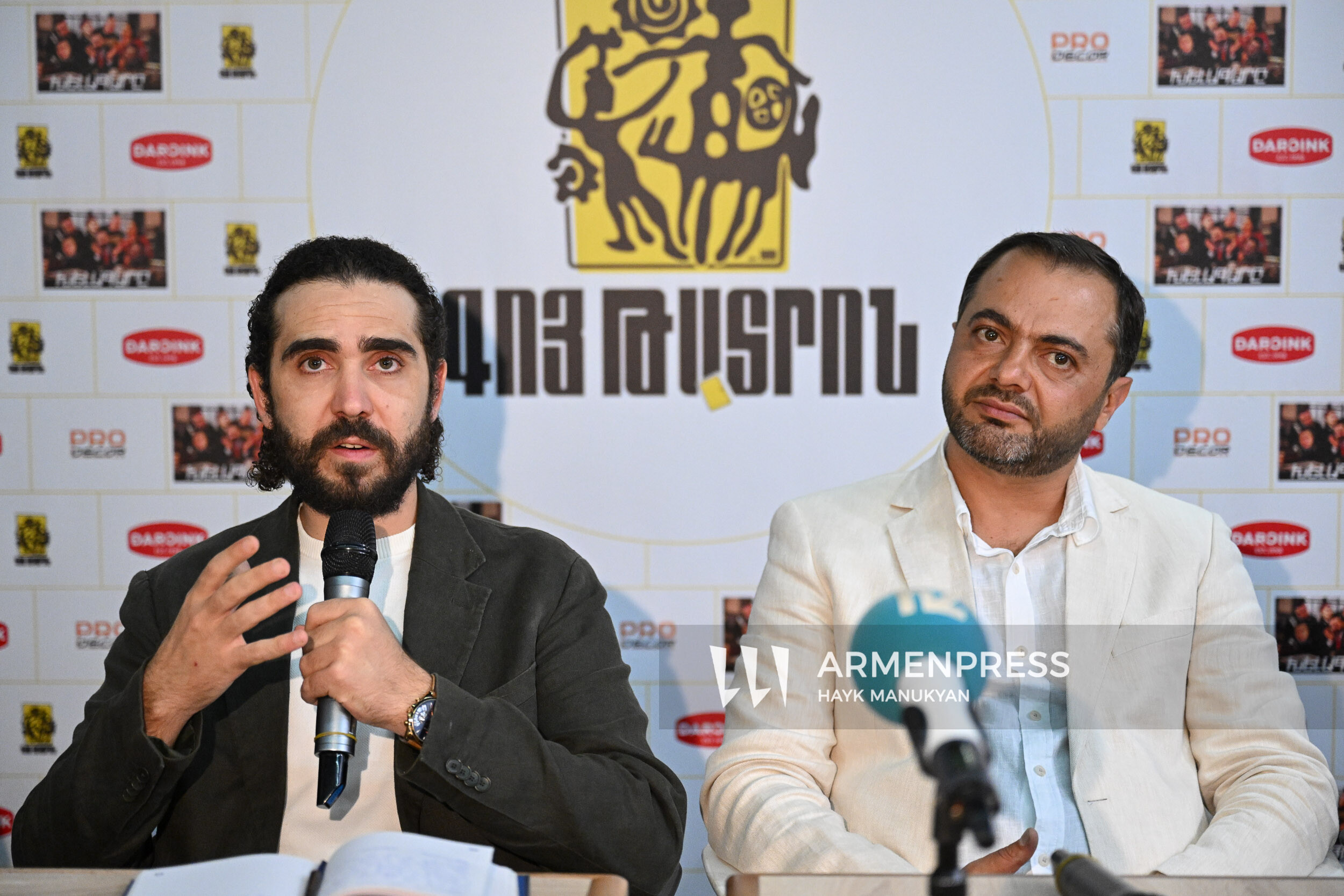 &laquo;ԳՈՅ&raquo; թատրոնի մամուլի ասուլիսը՝ նվիրված &laquo;Խելագարը&raquo; ներկայացման պրեմիերային