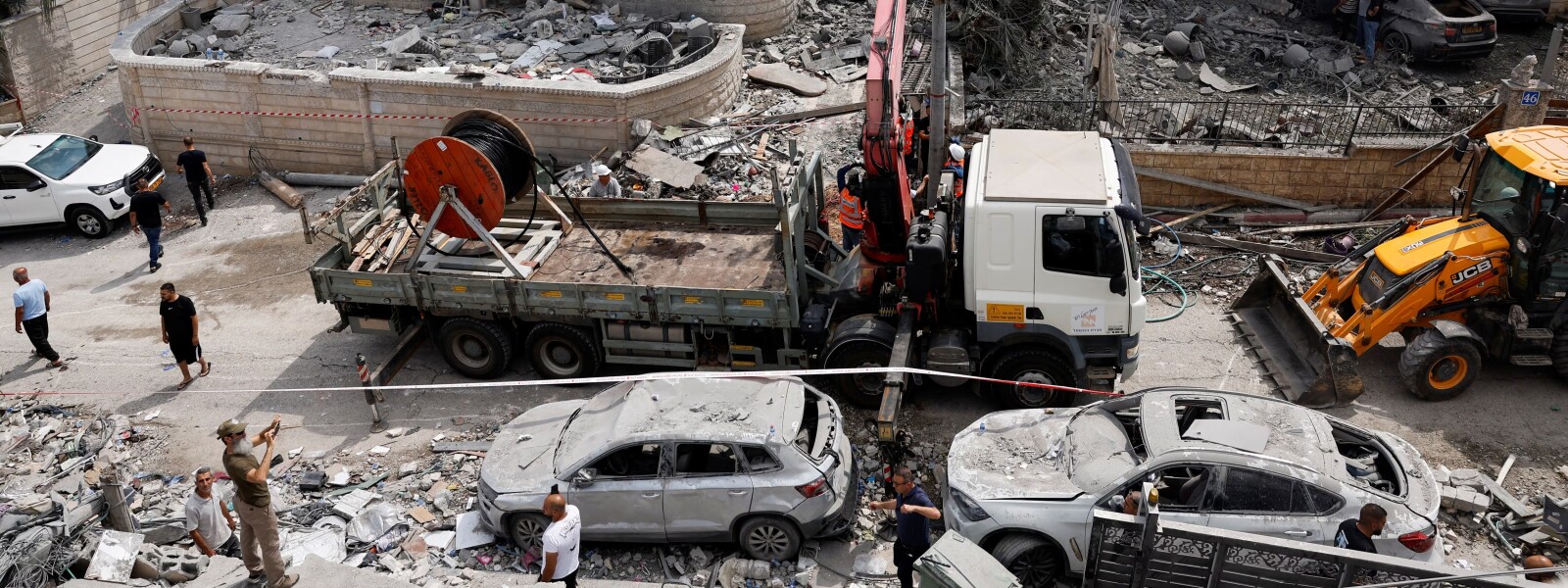 Israël effectue des frappes massives en Iran
